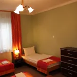 Bialy Dom Hostel Krasków