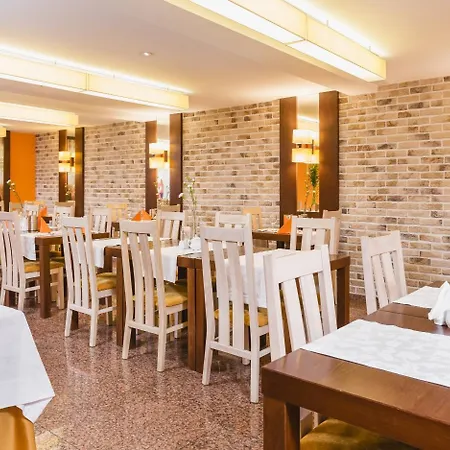 Hostel Bialy Dom