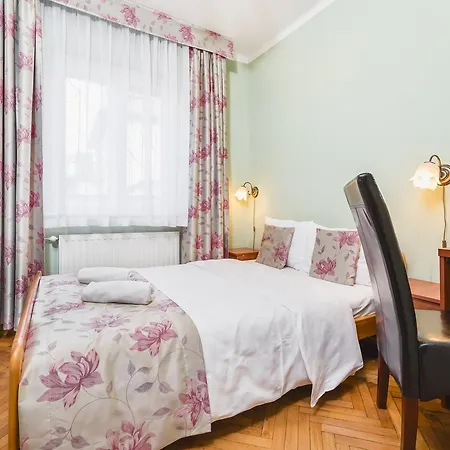 Hostel Bialy Dom