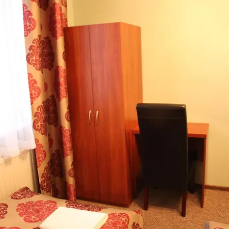 Bialy Dom Hostal *